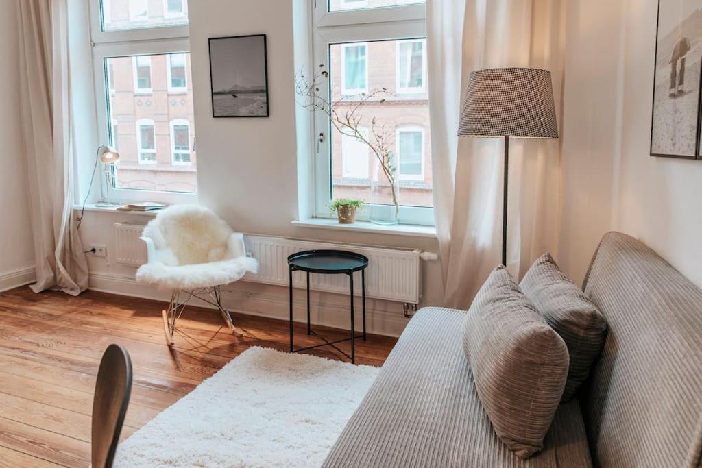Altbautraum! 2 Zimmer Mit 24H Check-In Kiel Esterno foto
