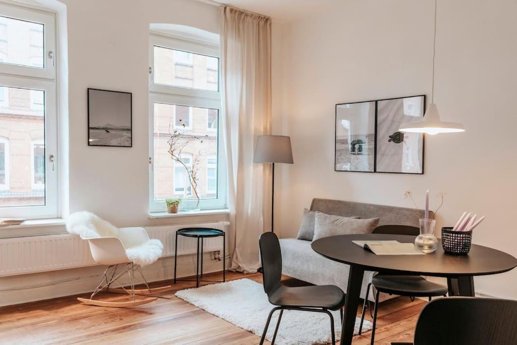 Altbautraum! 2 Zimmer Mit 24H Check-In Kiel Esterno foto