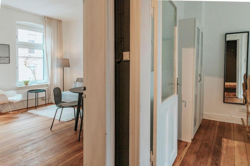 Altbautraum! 2 Zimmer Mit 24H Check-In Kiel Esterno foto