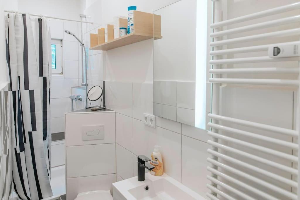 Altbautraum! 2 Zimmer Mit 24H Check-In Kiel Esterno foto